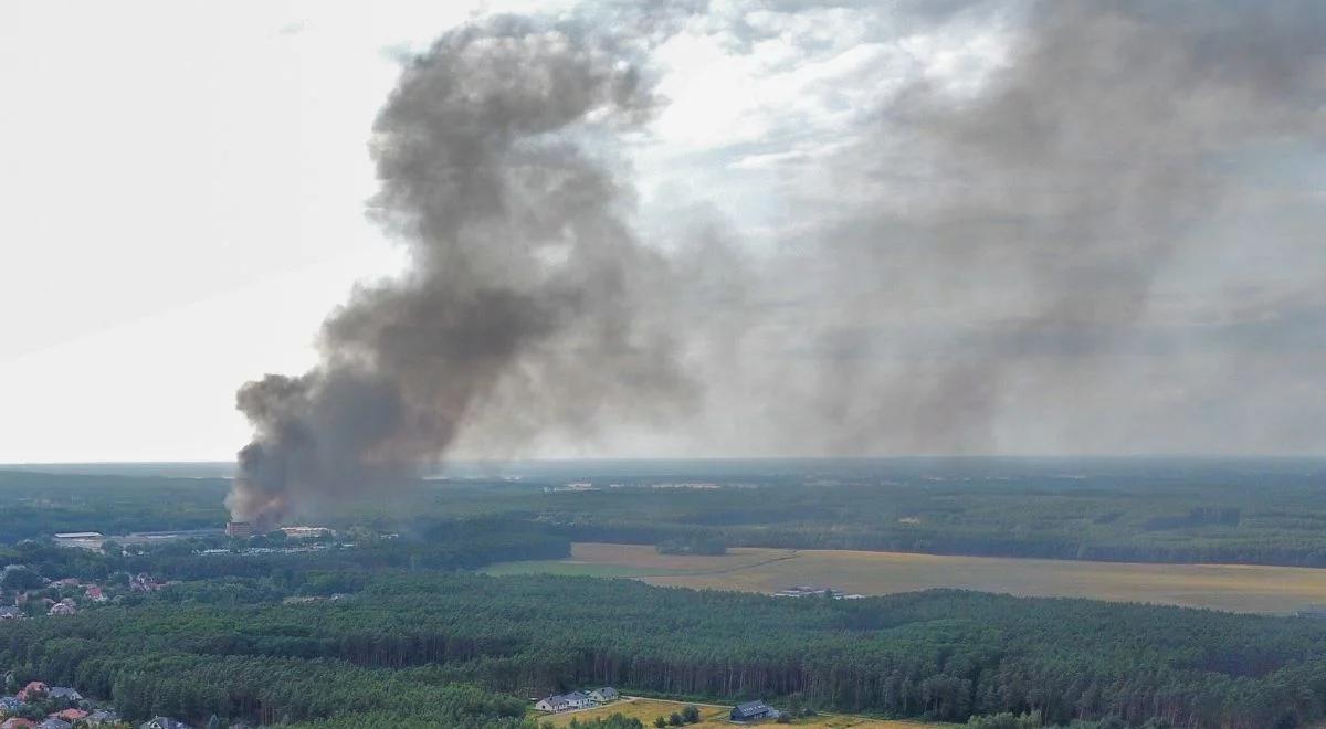 Pożar chemikaliów pod Zieloną Górą. Wiceszef MSZ: za rządów PO byliśmy importerem śmieci