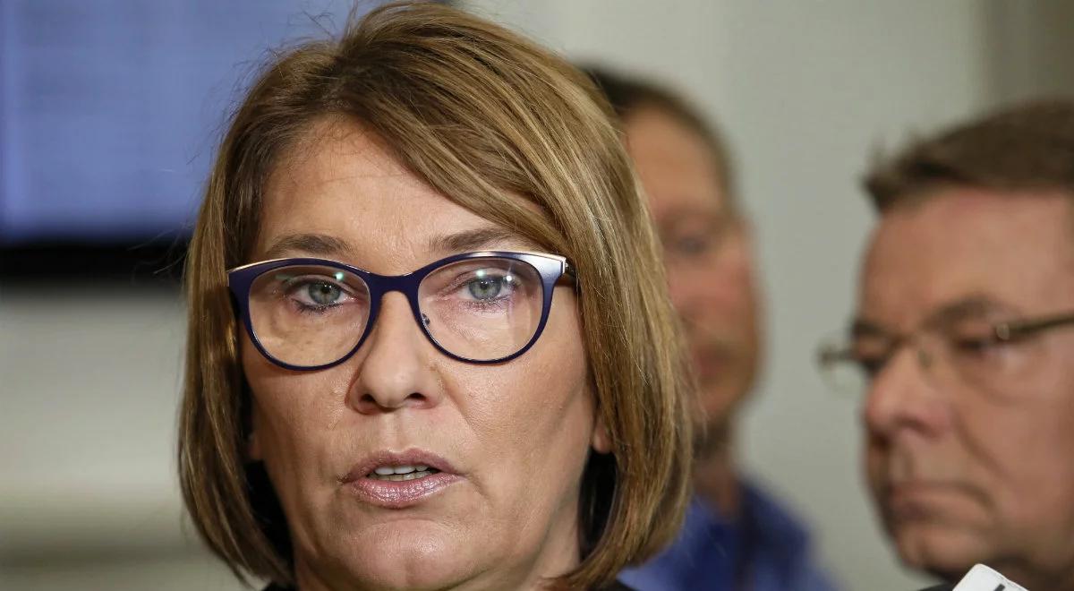 Beata Mazurek o atakach na biura PiS: to powinno się spotkać ze stanowczą reakcją policji