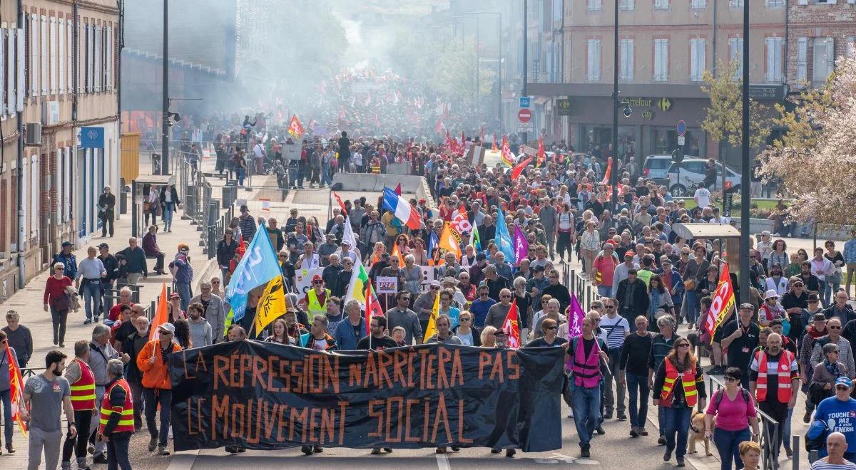 Protesty we Francji. Historyk zarzuca indolencję politykom. "Mamy kryzys społeczny"