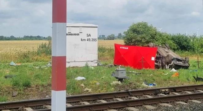 Śmiertelny wypadek w Wielkopolsce. Samochód uderzył w pociąg