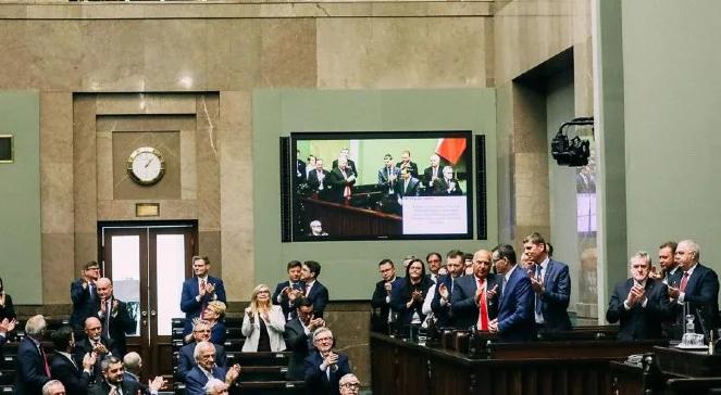 "To fundament dalszego dynamicznego rozwoju Polski". Premier o wotum zaufania dla rządu