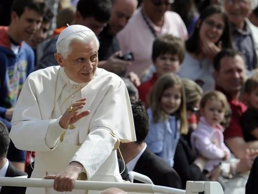 Papież Benedykt XVI zwraca się do Polaków: pragnę dzielić z Wami radość