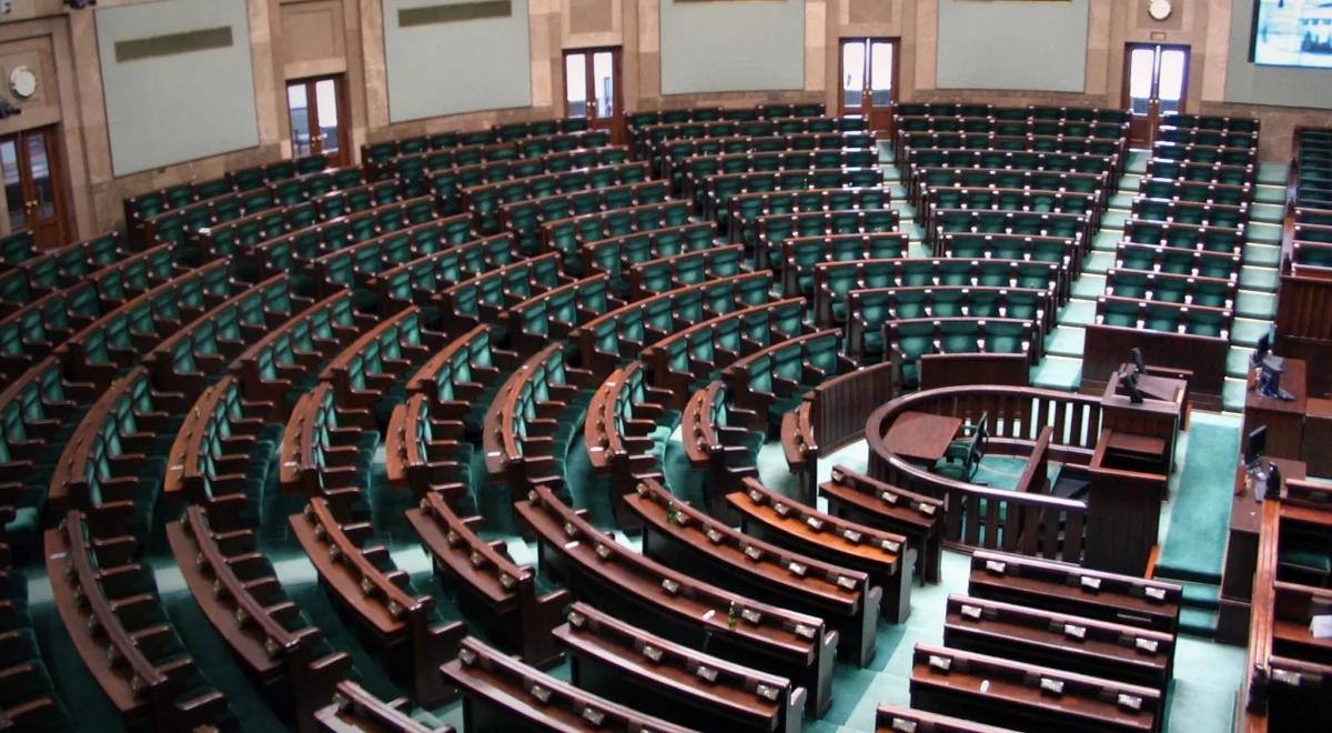 Wybory parlamentarne: PiS przed PO, reszta daleko w tyle. Zobacz wyniki najnowszego sondażu