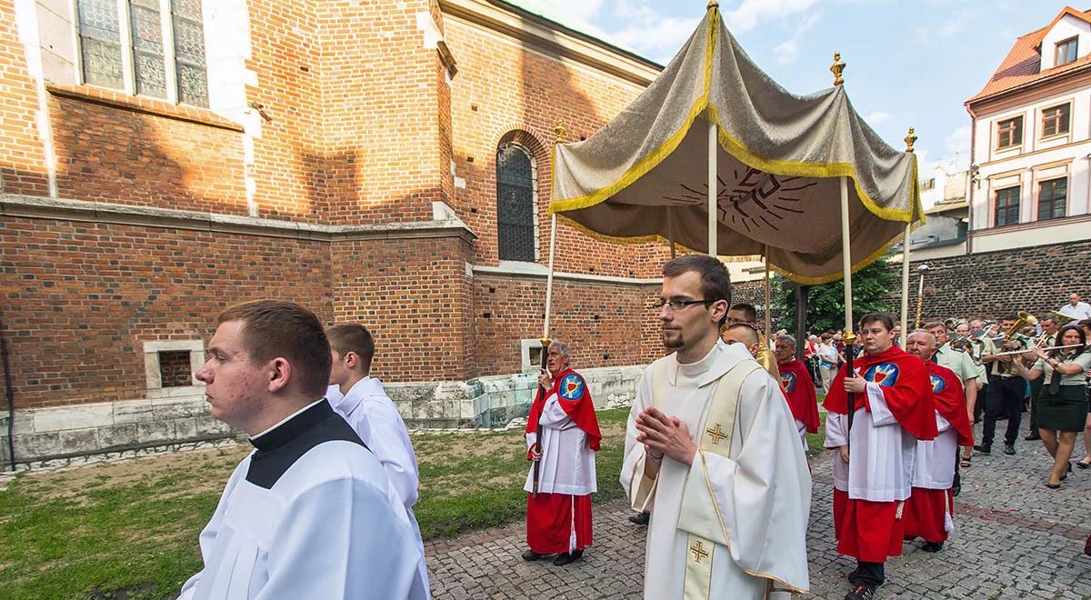 Uroczystość Bożego Ciała. Ks. dr Zenon Hanas: pandemia sprawiła, że wymiar zewnętrzny jest zredukowany