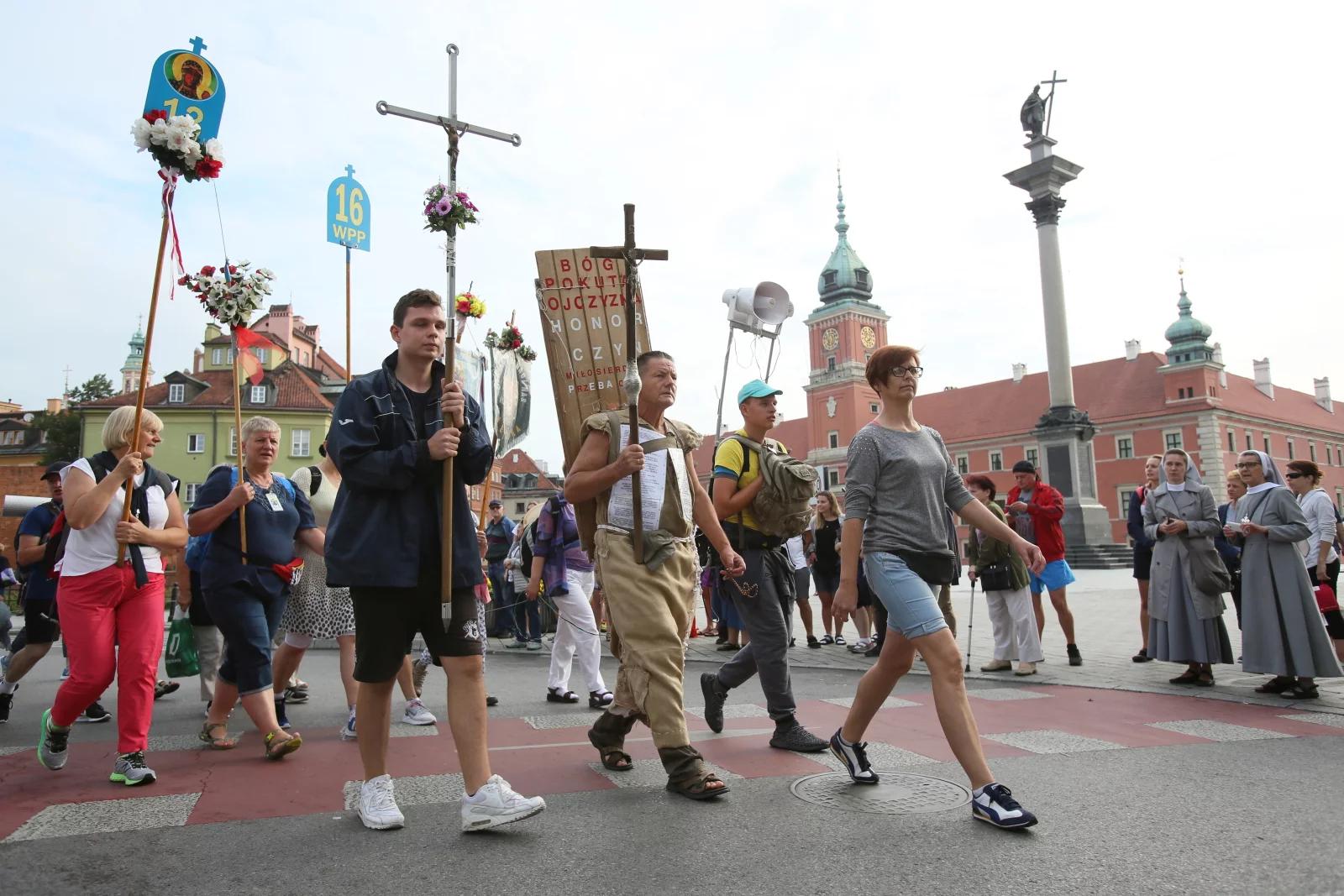 Pielgrzymkowy sezon rozpoczęty. "Każdy kto pójdzie raz na pielgrzymkę, chce potem chodzić co roku"