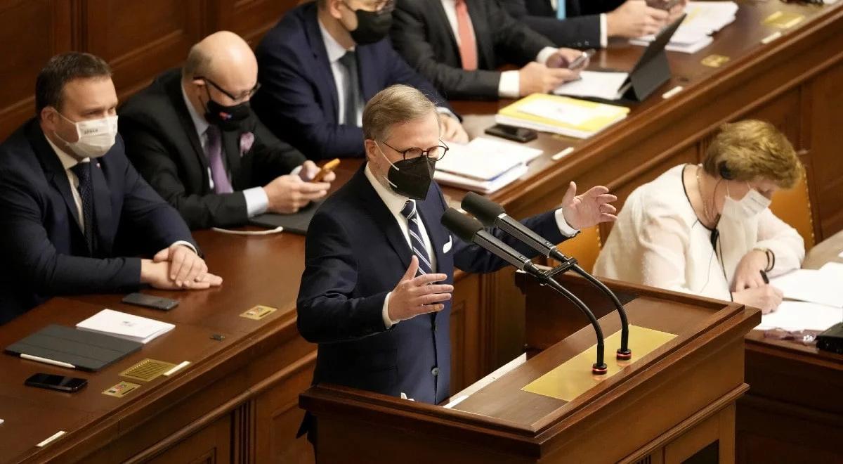 Oszczędności, redukcja biurokracji i międzynarodowe ambicje. Prof. Szymanowski o exposé nowego premiera Czech