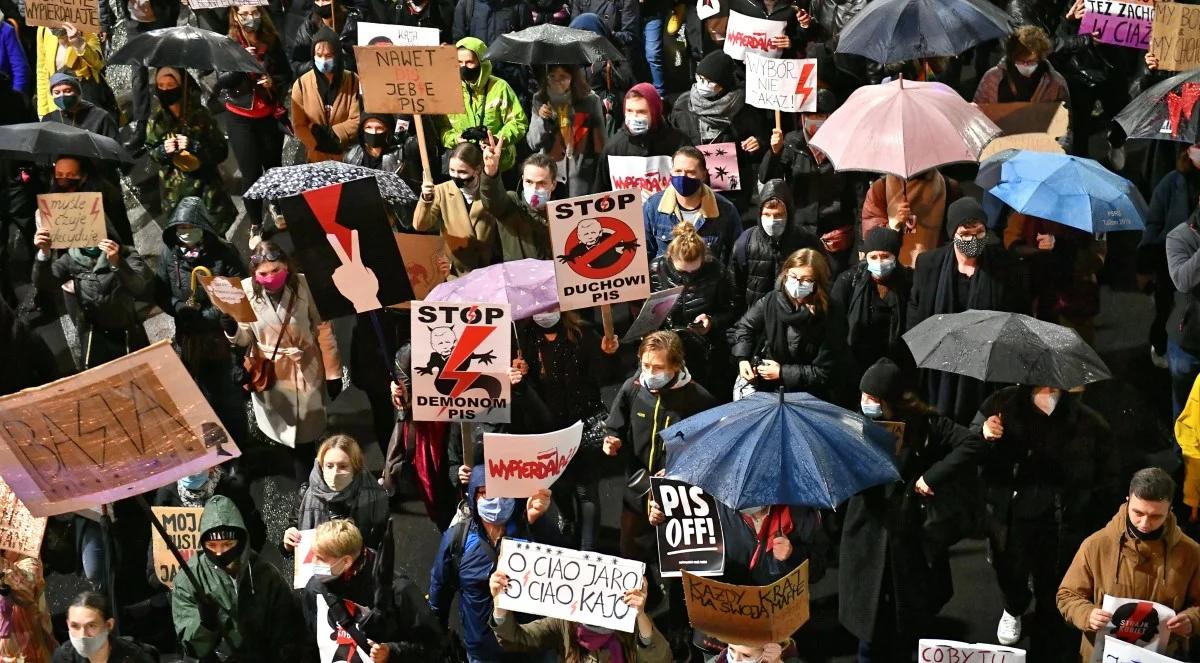 "To pierwszy gorący okres od dłuższego czasu". Ekspert o protestach w trakcie pandemii