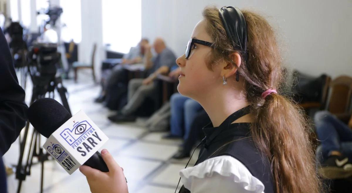 Sejm tylko dla pełnoletnich dziennikarzy. W tle sprawa 12-letniej Sary