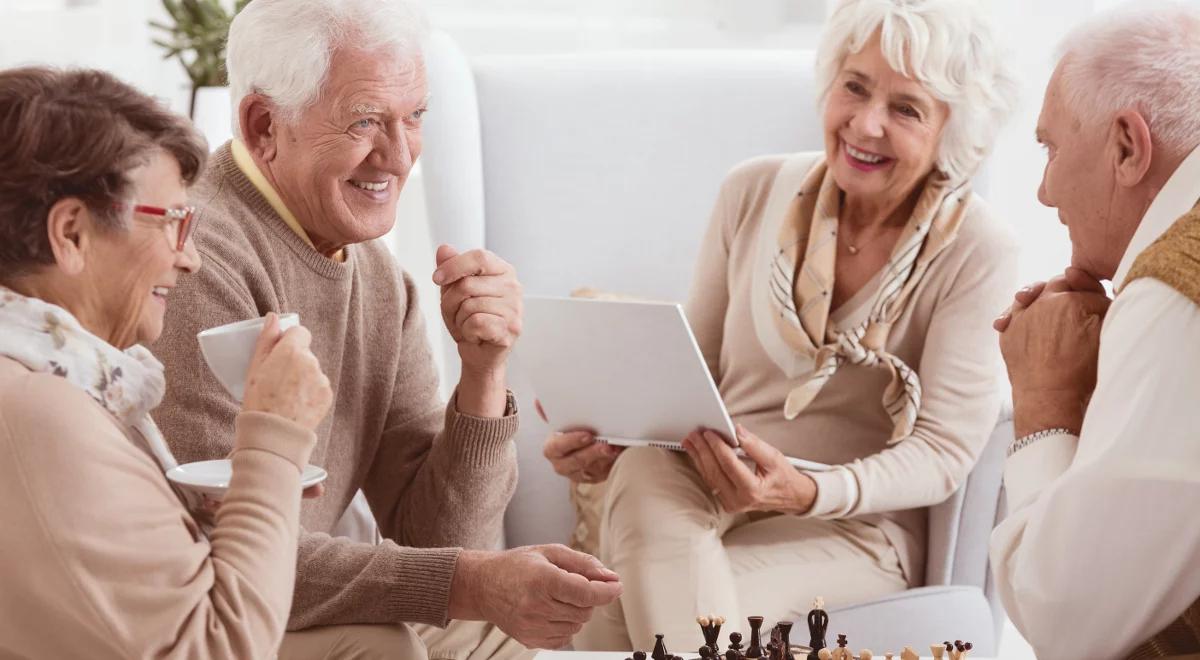 "Rządy Pieniądza": seniorzy na rynku pracy - jak ich wspierać?