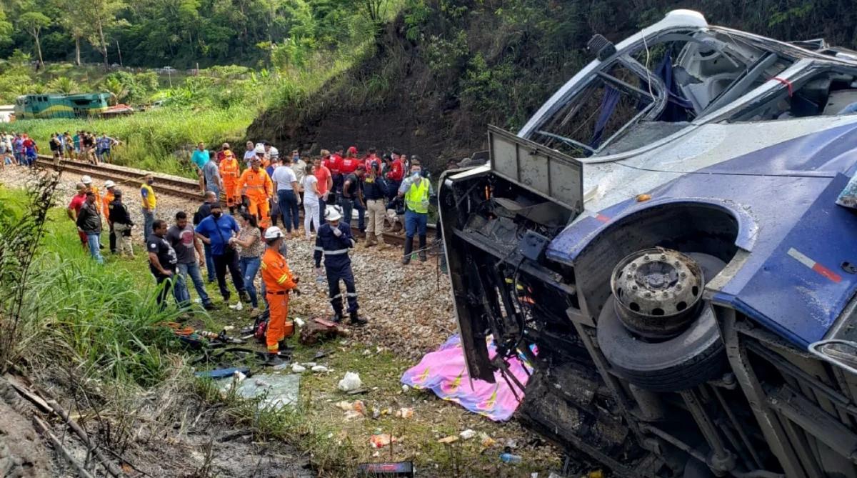 Tragedia w Brazylii. Autobus spadł z wiaduktu, nie żyje 17 osób