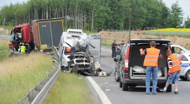 Tragiczny wypadek w Chrzczonowicach. Osiem osób nie żyje