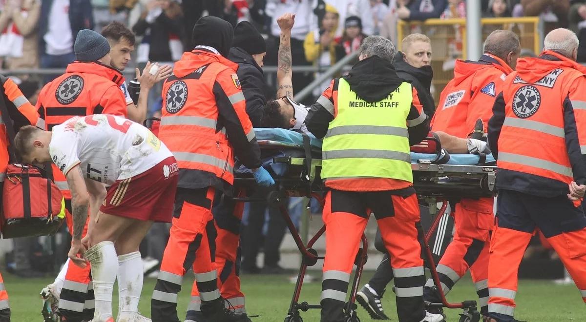 Ekstraklasa. Wymiana ciosów i triumf Lecha w Łodzi. Chwile grozy po upadku piłkarza