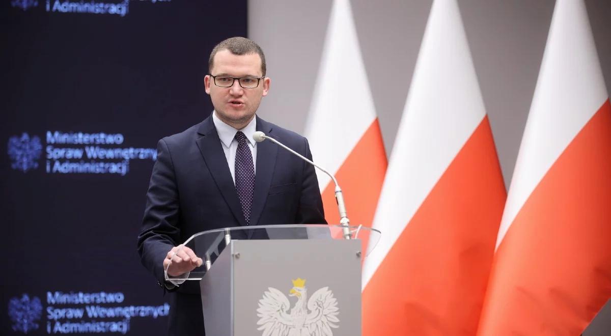 MSWiA: Londyn przedstawił konkretną ofertę dla uchodźców, informacje otrzymają przez alert RCB
