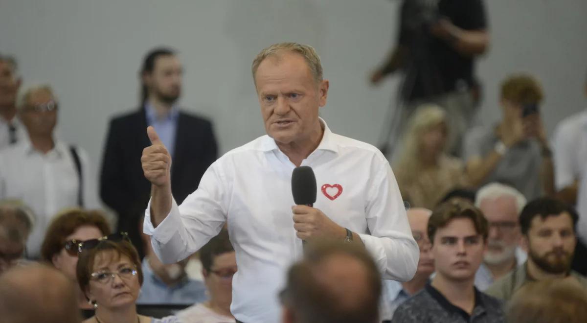 Donald Tusk o słowach Hołowni ws. zamachu stanu. "Poważne konsekwencje"