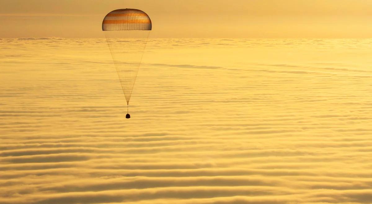 Sojuz wrócił na Ziemię. Lądowanie na stepach Kazachstanu