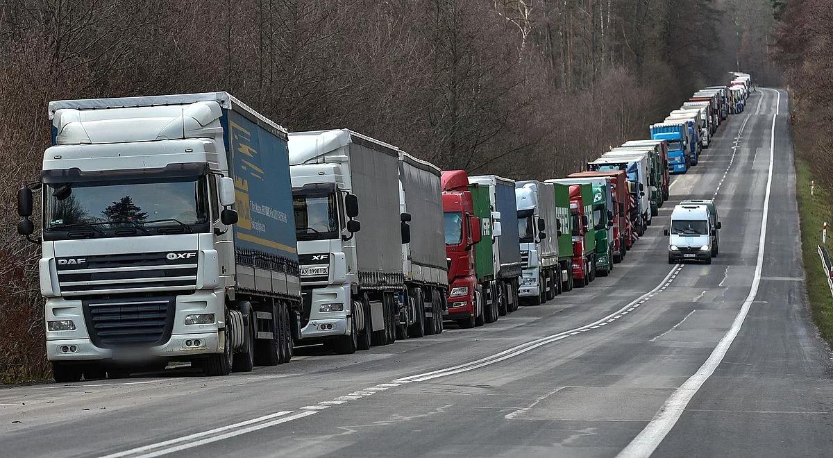 Przywrócenie zezwoleń dla przewoźników z Ukrainy. Premier Morawiecki: rząd będzie o to wnosić