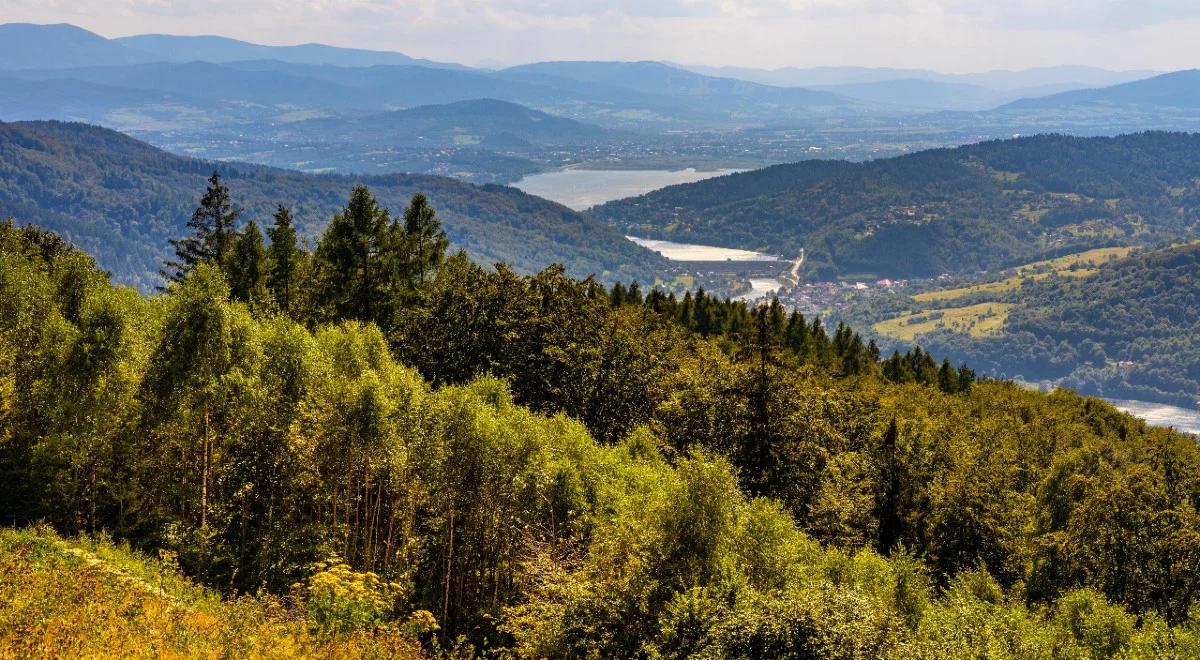 "Dobre warunki na szlakach, ale trzeba się liczyć z burzami". GOPR o sytuacji w Beskidach