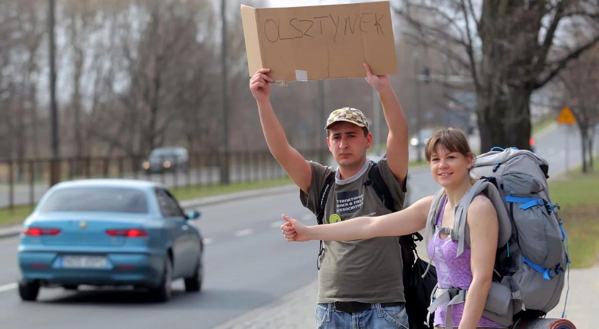 Wakacje autostopem. Za darmo możesz dojechać nawet na koniec świata