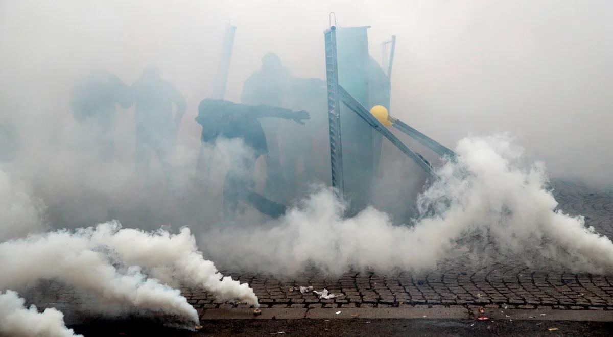 "Kamizelki" protestują również w niedzielę. Niespokojna Tuluza