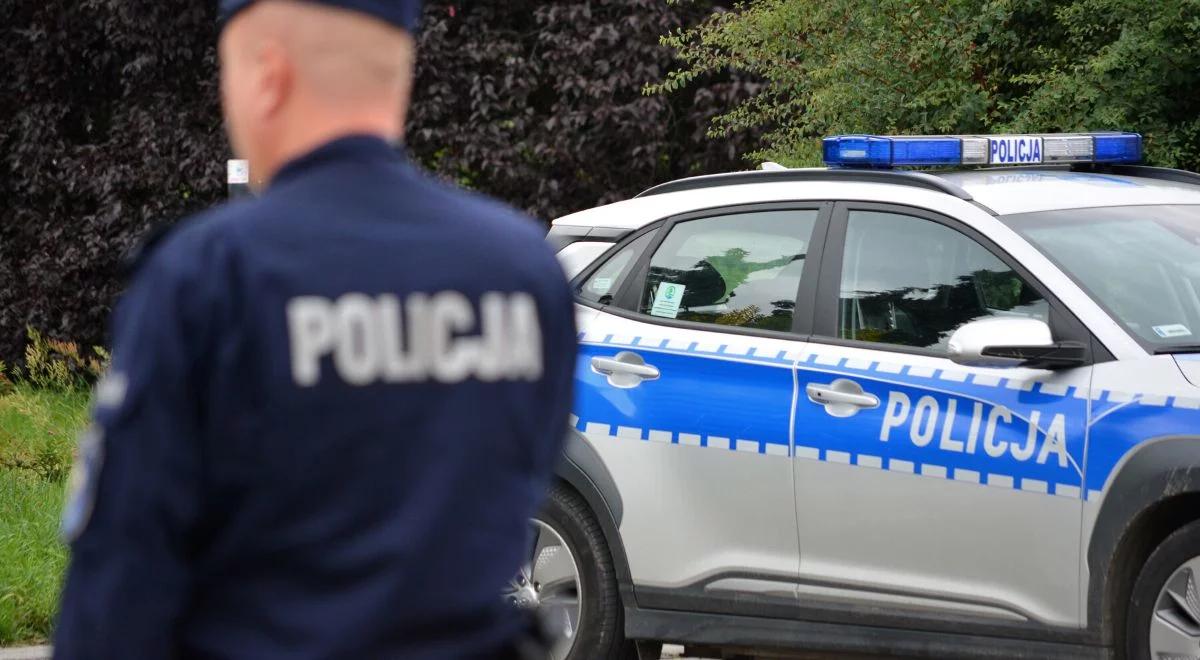 Warszawa: kierowca bmw potrącił policjantów. Nieoficjalnie: był znany organom ścigania