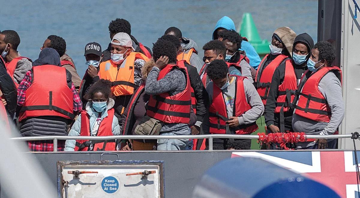 Setki migrantów przepłynęło ostatniej doby przez kanał La Manche. Rekordowe liczby