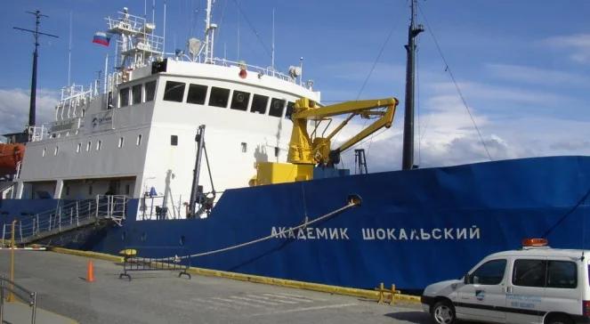 Naukowcy uwięzieni. Rosyjski statek utknął w lodzie