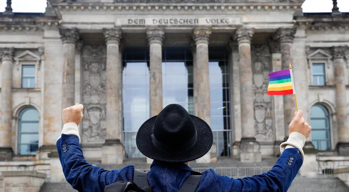 Niemcy: Bundestag przyznał homoseksualistom prawo do małżeństwa