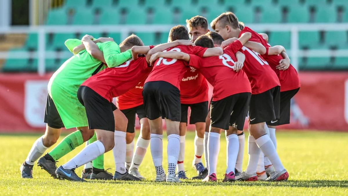 Rozpocząć piłkarską podróż. Program Certyfikacji Szkółek Piłkarskich 