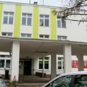 Lekarka kazała rodzicom chorego dziecka podawać mu inne mleko. Niemowlę zmarło
