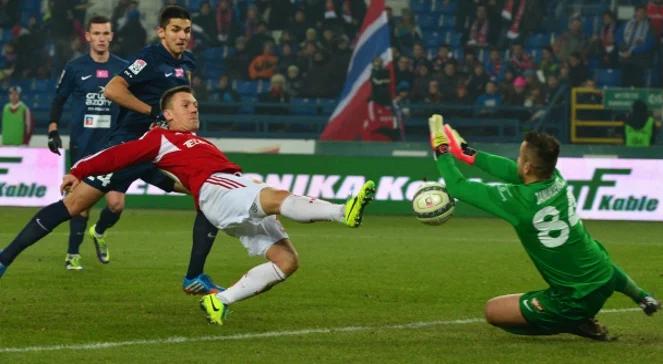 Ekstraklasa: piłkarze i trenerzy oceniają nowy system rozgrywek