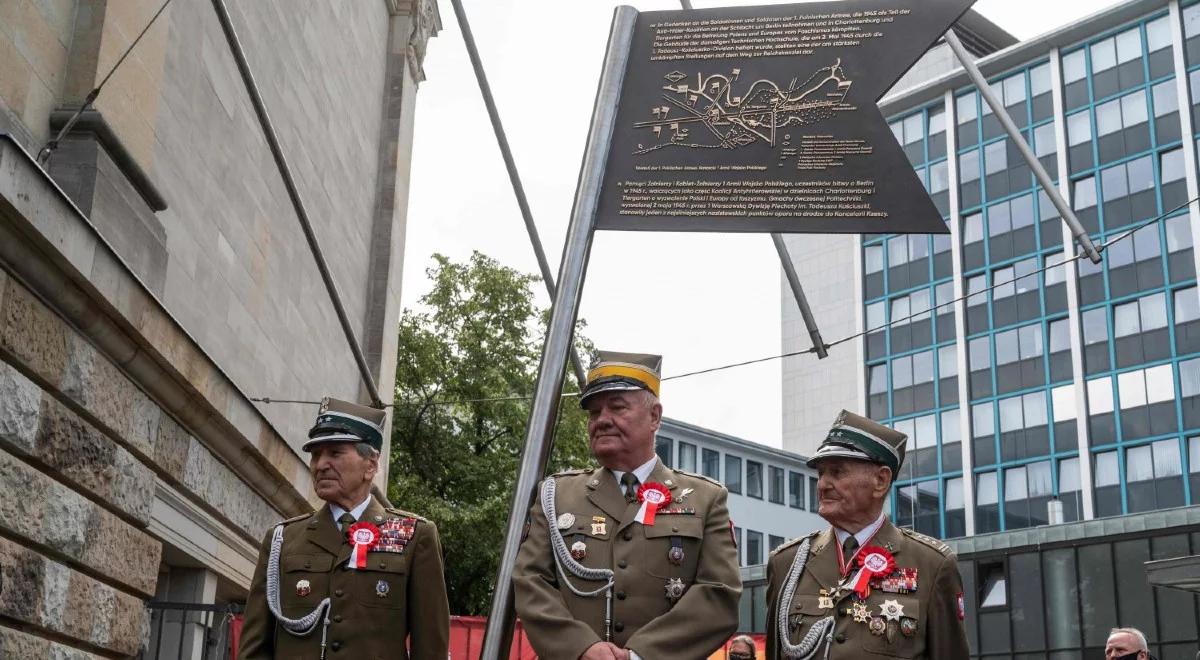 "Znak pamięci o wojennej ofierze". W Berlinie odsłonięto pomnik wdzięczności polskim żołnierzom