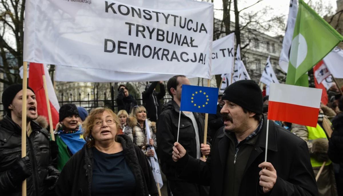 Protesty przed siedzibą Trybunału Konstytucyjnego