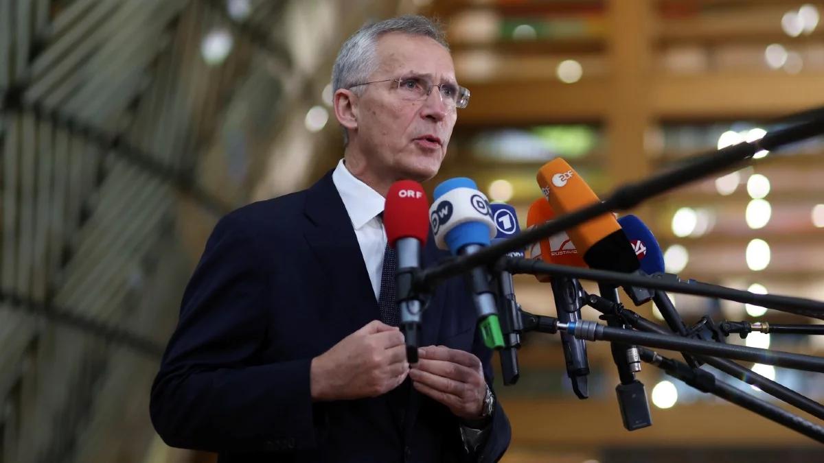 Jens Stoltenberg: zwiększanie wojskowego wsparcia dla Ukrainy jest sprawą pilną