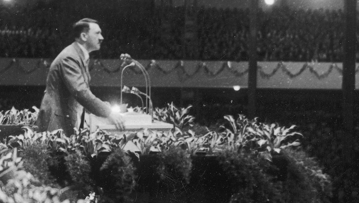 90 lat temu Adolf Hitler sięgnął po pełnię władzy. Dyktatura "demona zła"