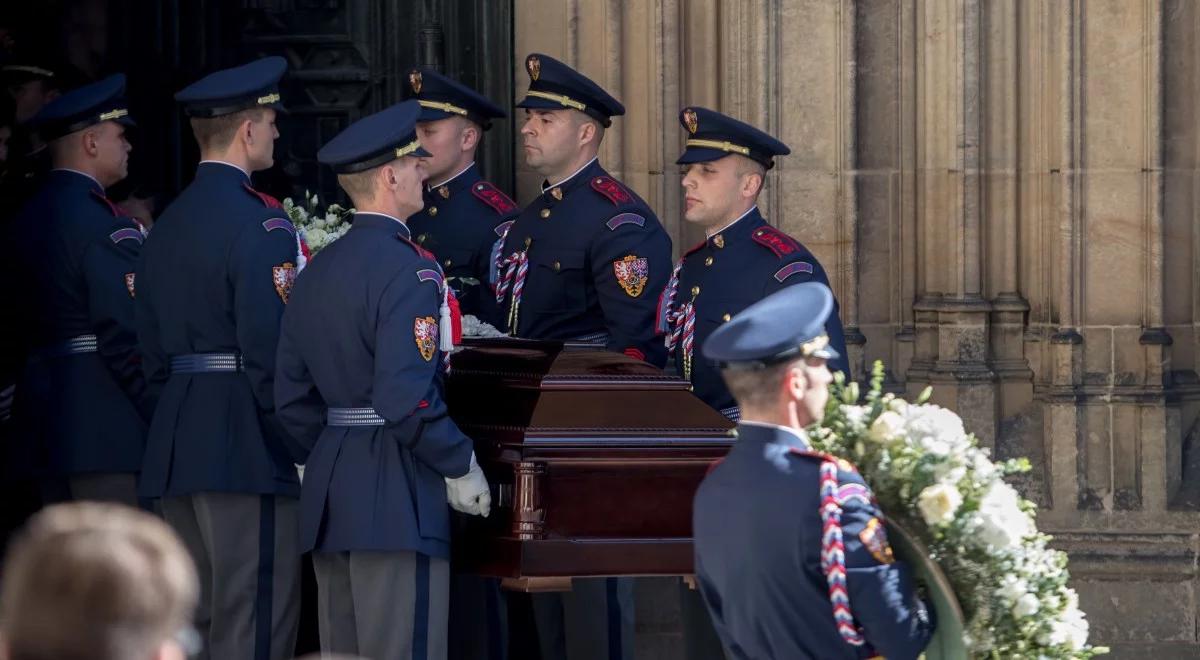 Czechy: ostatnie pożegnanie Karela Gotta, słynnego piosenkarza