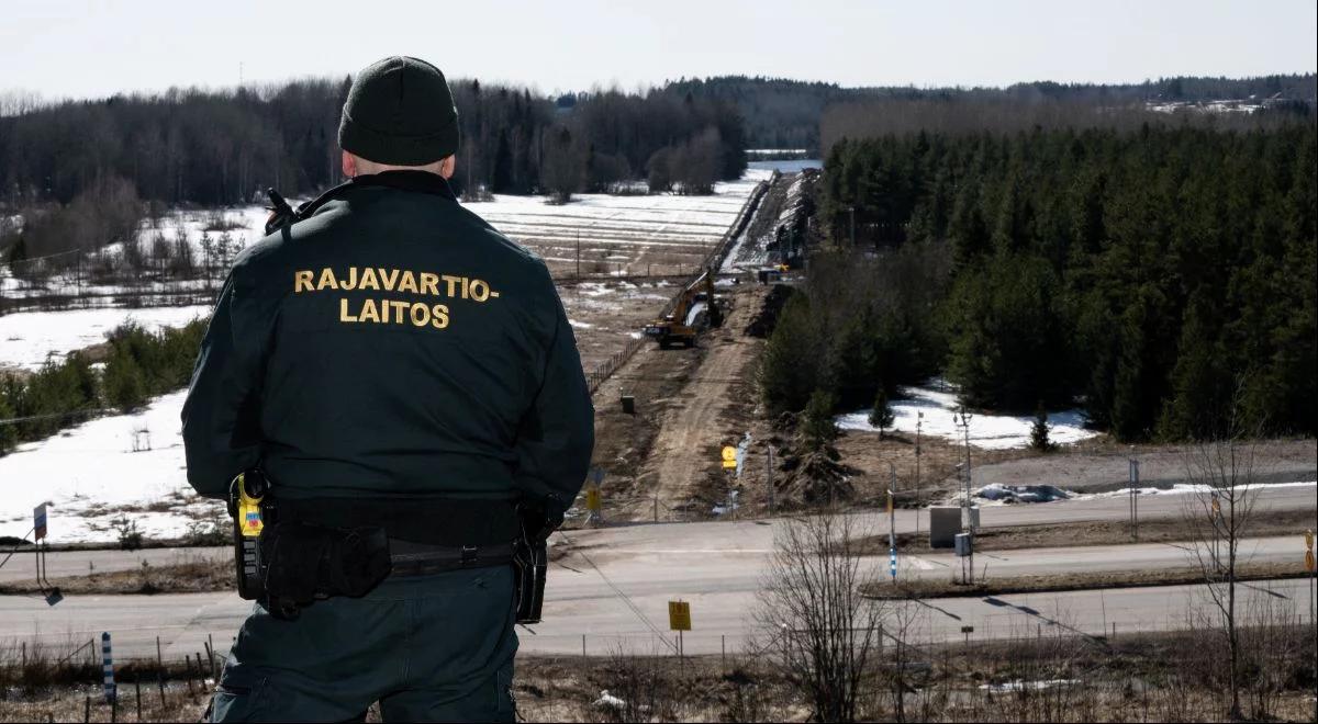 Rosja dowozi migrantów na granicę. Fińskie służby reagują