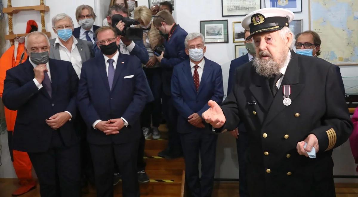 "To jest najważniejszy medal". Kpt. ż. w. Sulatycki oznaczony medalem "Pro Bono Poloniae"