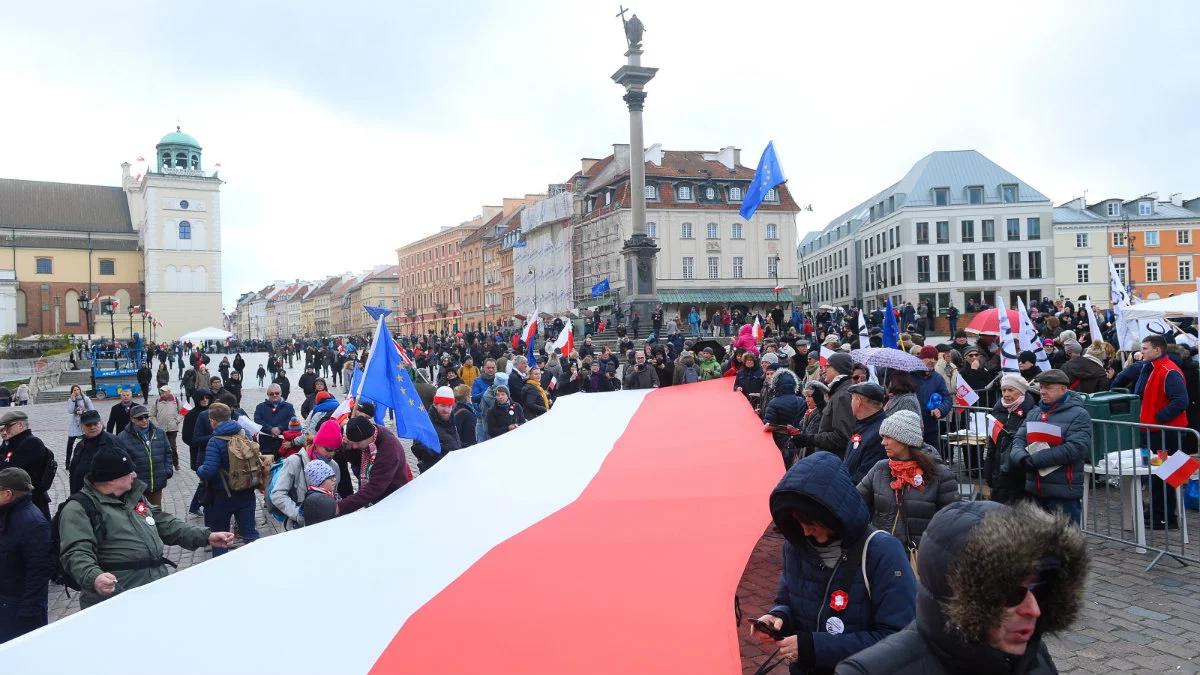 Święto Niepodległości. Manifestacja KOD z udziałem Bronisława Komorowskiego