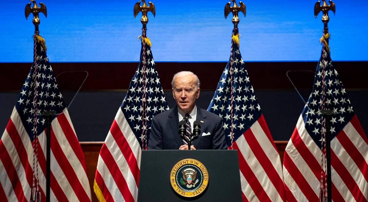 "W geście tchórzostwa wolał zabić siebie i rodzinę, niż odpowiedzieć za zbrodnie". Biden o liderze IS
