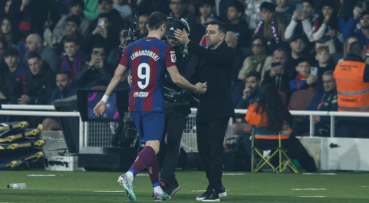 La Liga: Xavi murem za Robertem Lewandowskim. Trener Barcelony broni Polaka