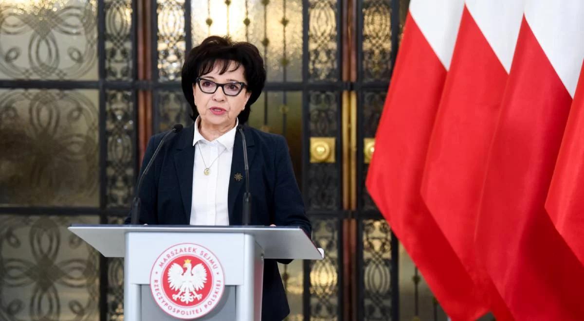 "Polskie serce pękło. Katyń 1940". Marszałek Witek: metody Rosjan nie zmieniają się od lat
