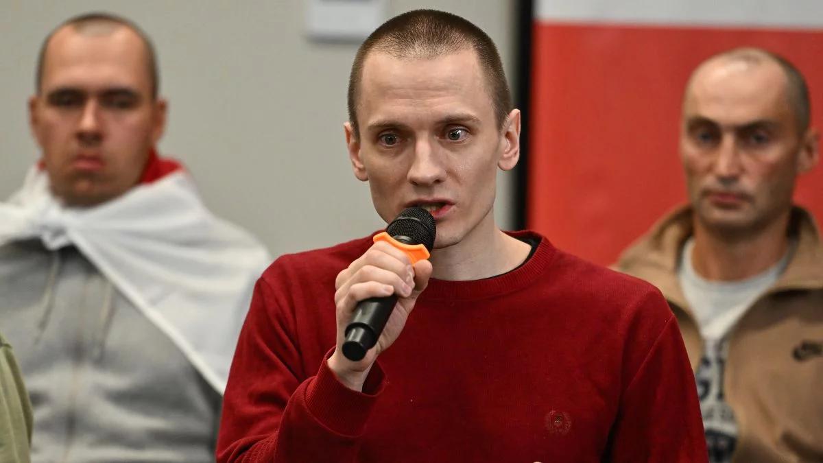 Uwolniony więzień z Białorusi: mężczyźni płakali i wzywali mamę
