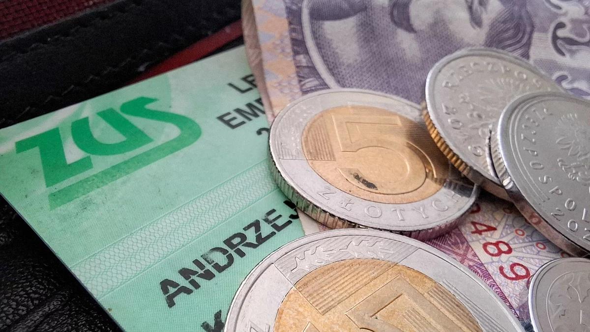 Ile wyniesie twoja emerytura w 2026 roku? Mamy rządowe prognozy i tabelę podwyżek