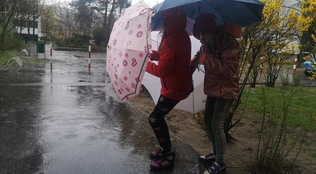 Niedziela będzie deszczowa i pochmurna. Sprawdź prognozę pogody