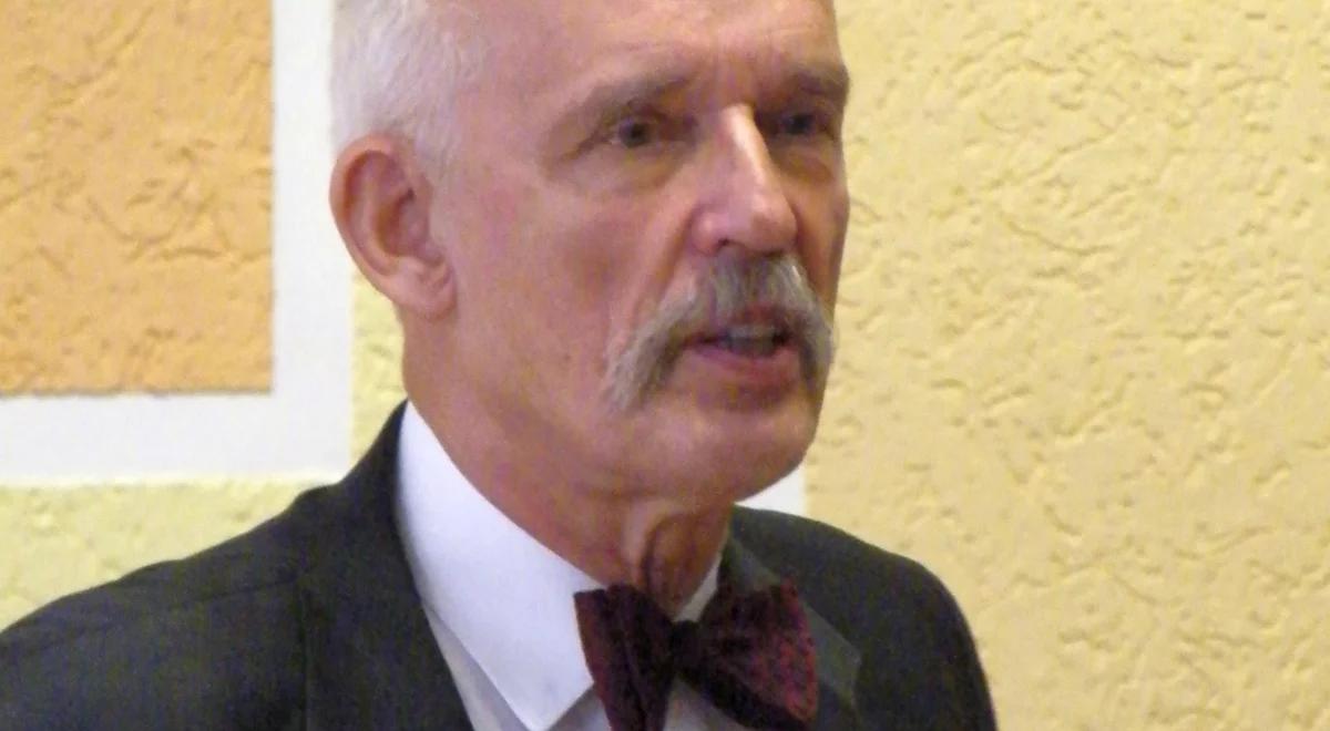 Janusz Korwin-Mikke z szablą. Lider partii KORWiN wyzywa Andrzeja Dudę na pojedynek