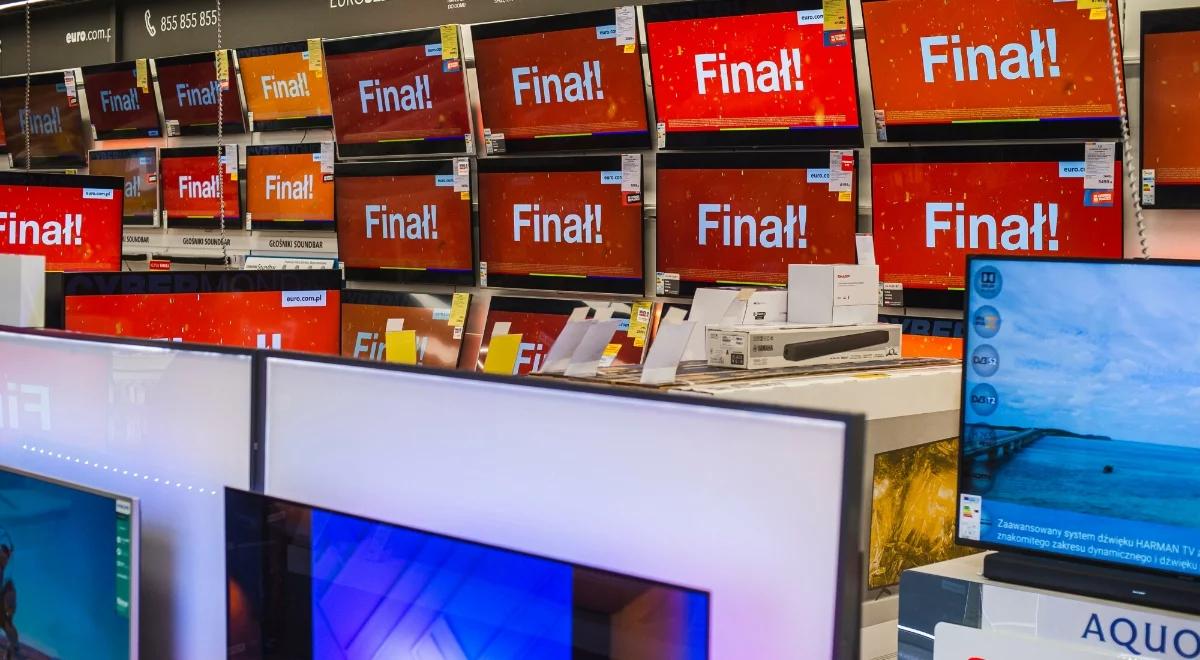 Smartfony i telewizory droższe od 1 stycznia. Rząd wprowadza nową opłatę. Sprawdź, o ile