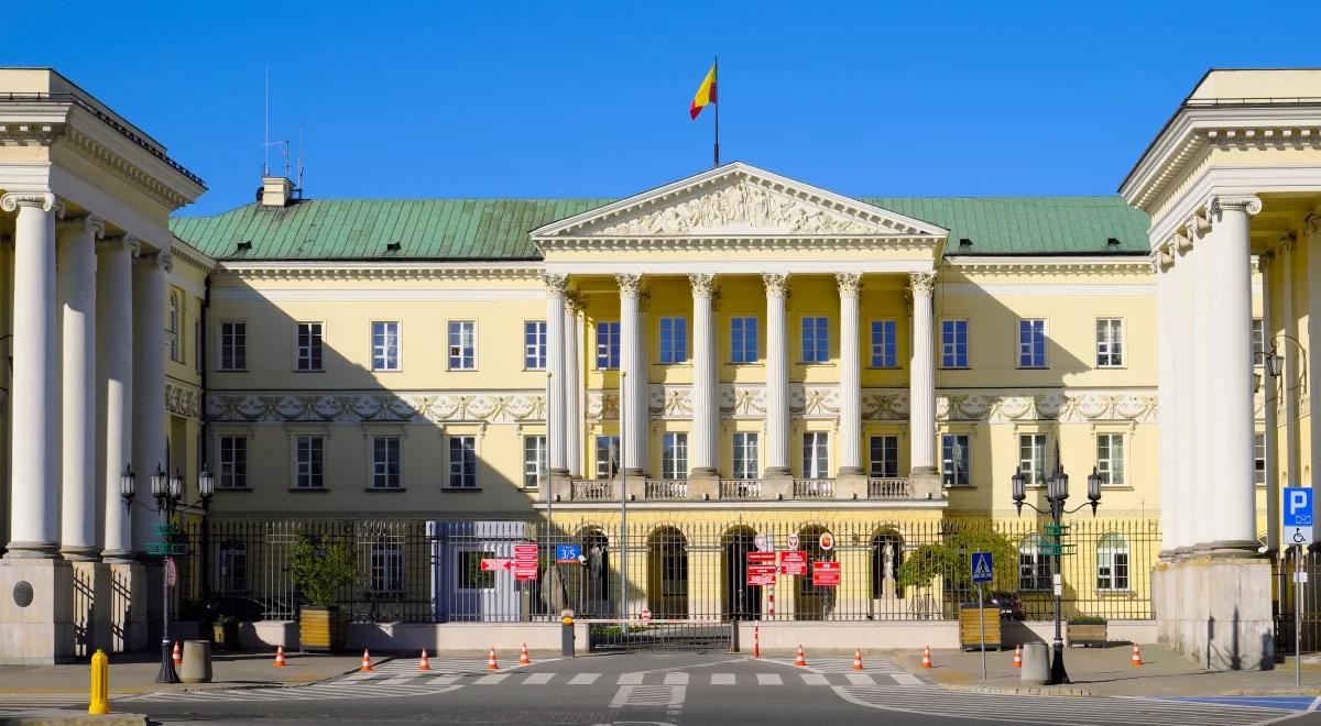 "Wychodzenie poza administrowanie miastem". Dr Biskup o stanowisku władz Warszawy ws. protestów