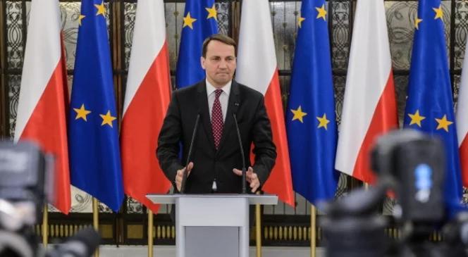 "Financial Times" o słowach Sikorskiego: szok i konsternacja