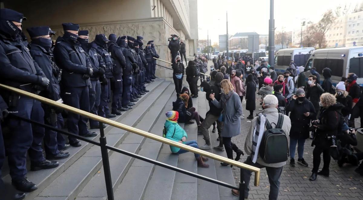 "Rozważamy kroki prawne". Rzecznik KGP o publikowaniu danych i wizerunków policjantów