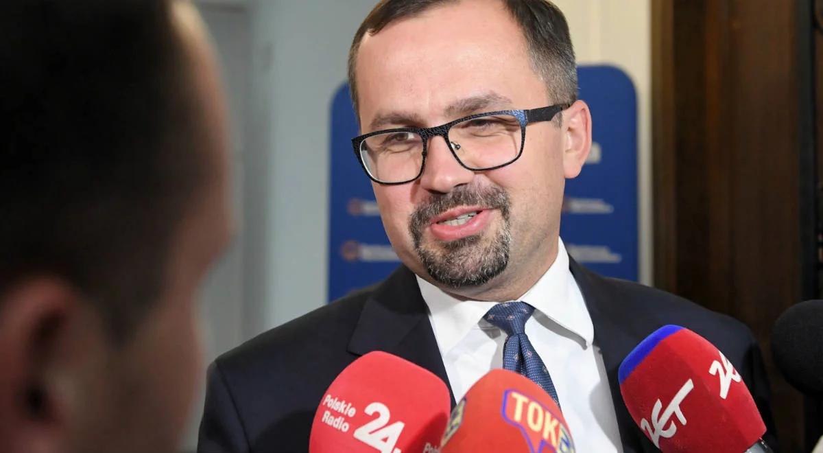 Raport komisji ds. VAT. Marcin Horała: skala luki godziła w bezpieczeństwo państwa